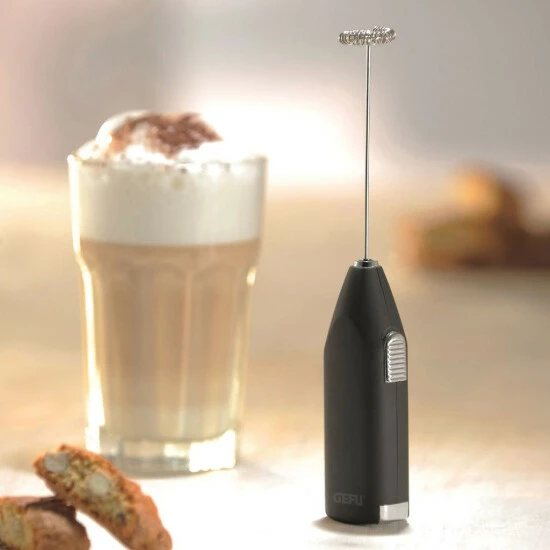 Besorgen 😀 GEFU 12720 Milchaufschäumer 'Fino', Soft-Touch Oberfläche, Edelstahl-Quirl, 12000 U/Min., Silber/schwarz (1 Stück) 🔔 – Bild 3