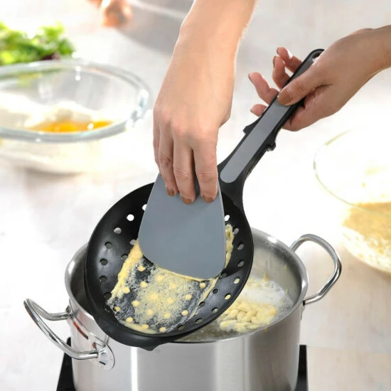 Aktion 🎁 GEFU 109-15 Spätzlelöffel Mit Schaber, Schwarz ✨ – Bild 6