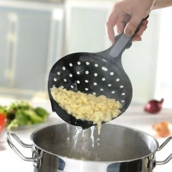 Aktion 🎁 GEFU 109-15 Spätzlelöffel Mit Schaber, Schwarz ✨ – Bild 8